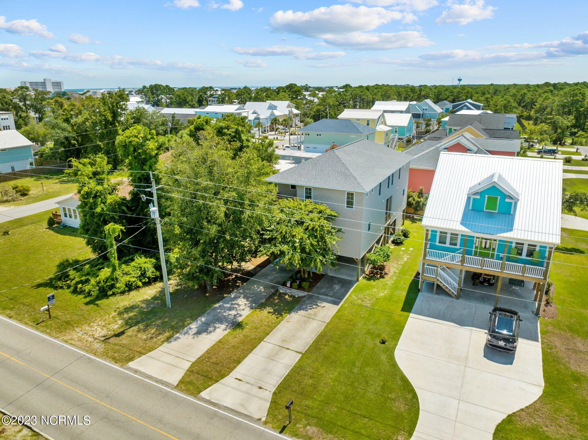 905 Ocean Boulevard, 2