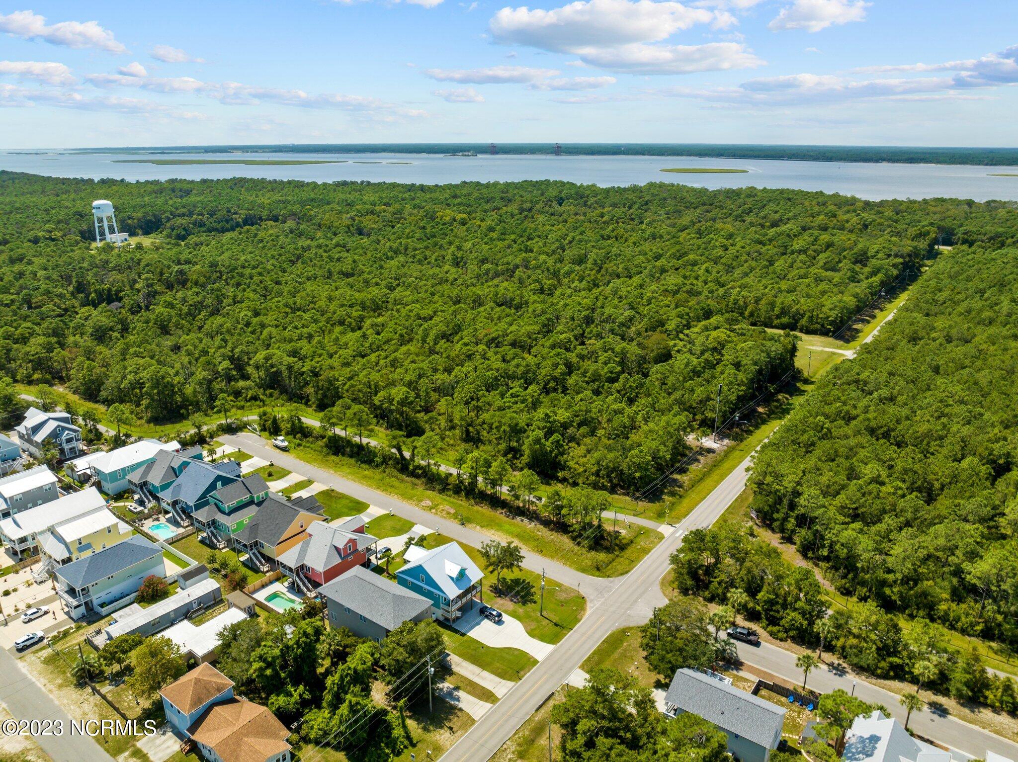 905 Ocean Boulevard, 2