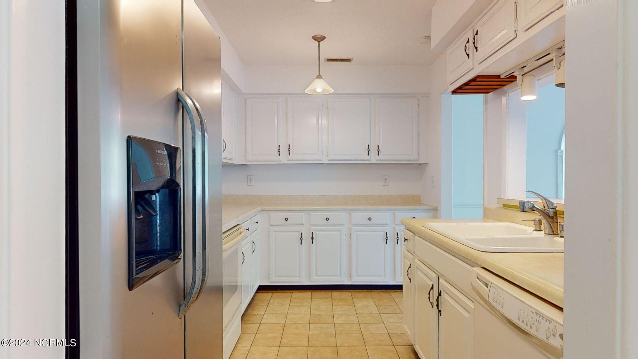 1200 Saint Joseph Street, 65