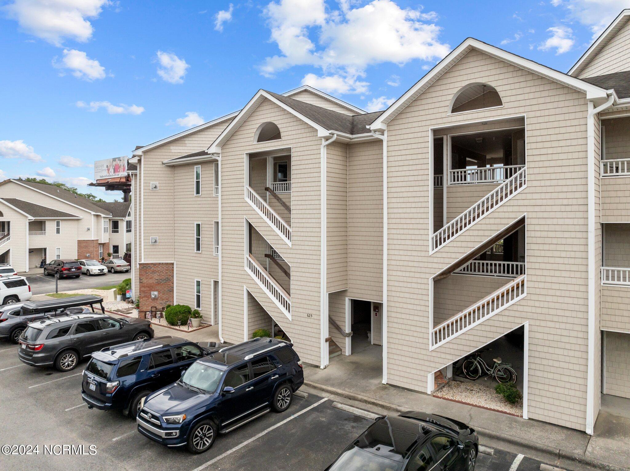 625 Spencer Farlow Drive, Unit 11