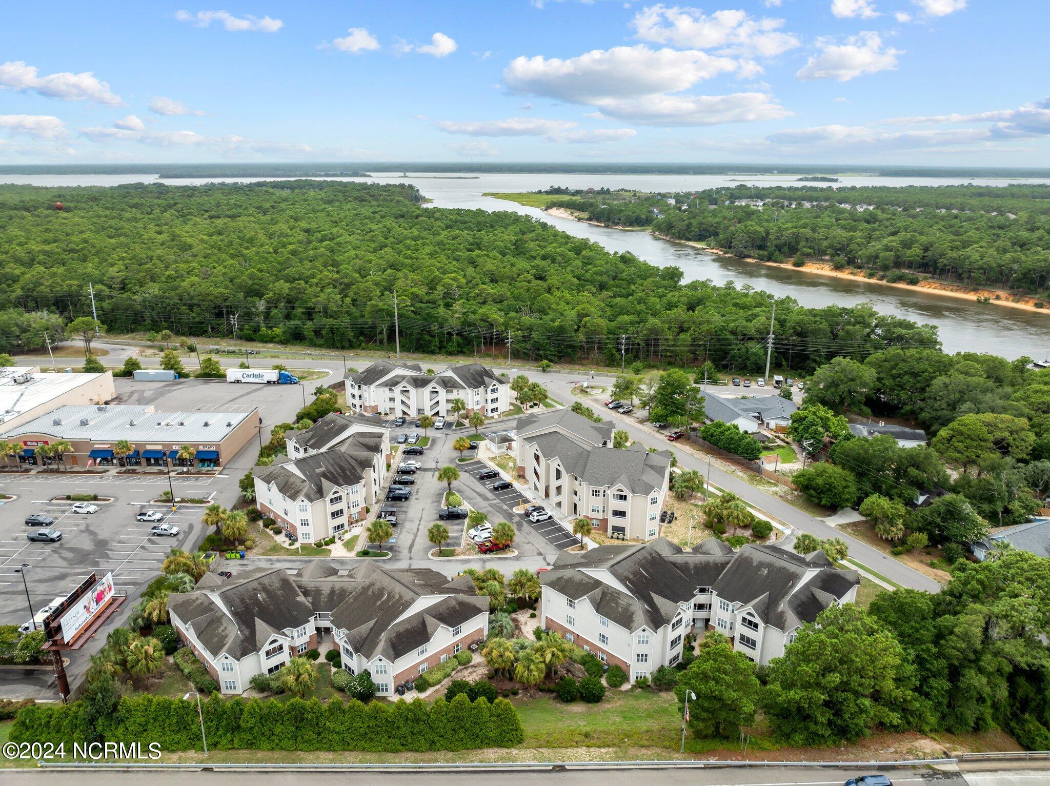 625 Spencer Farlow Drive, Unit 11