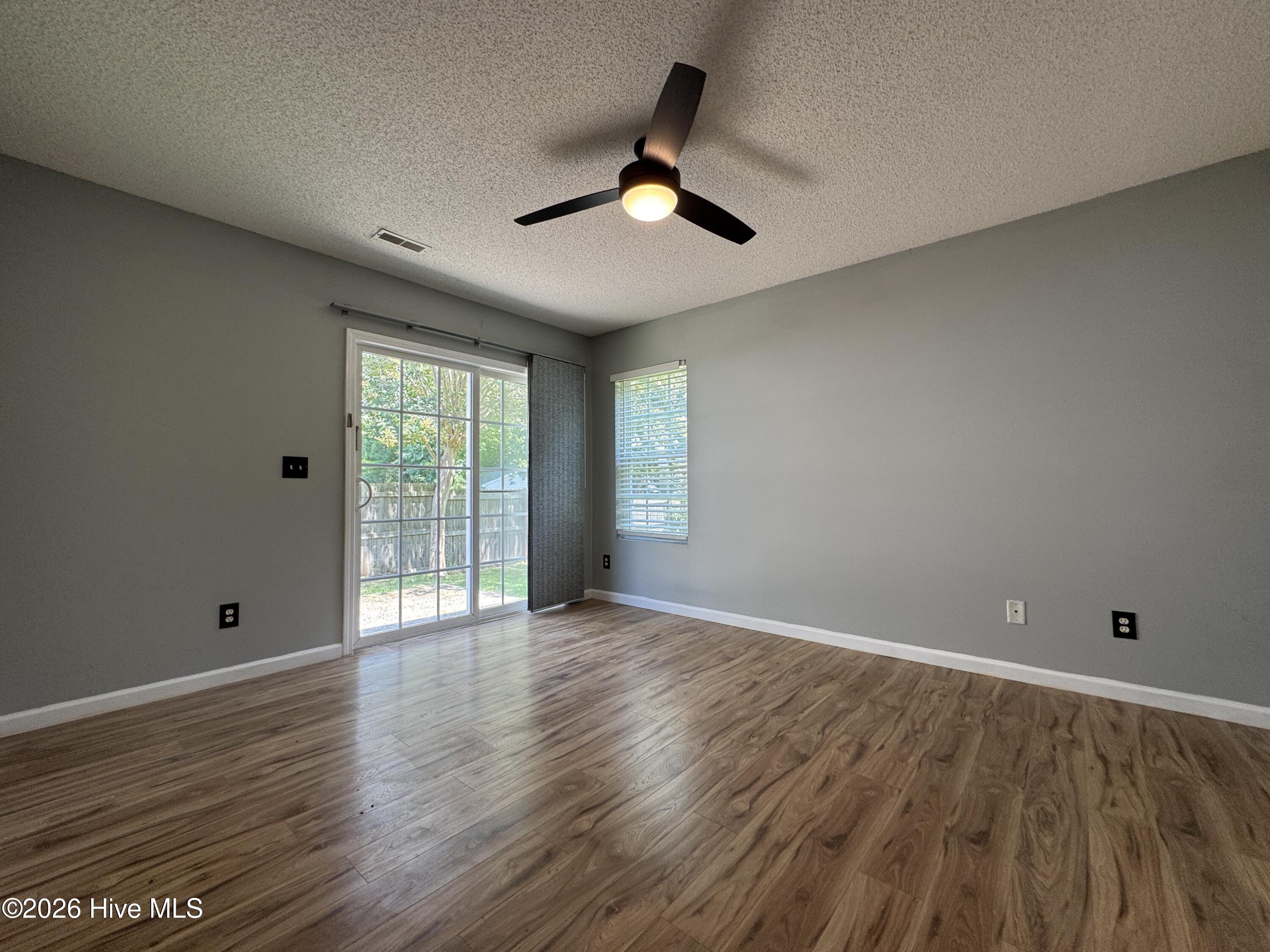 8667 Orchard Loop Road NE