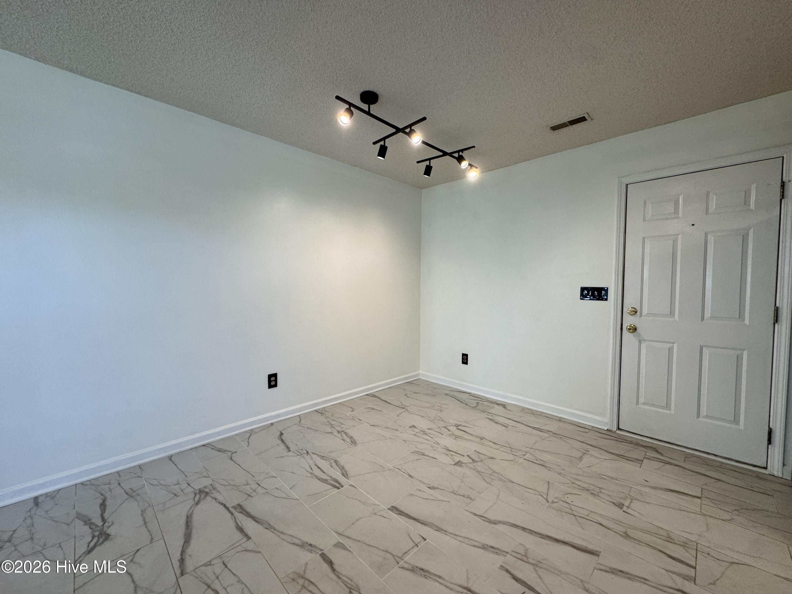 8667 Orchard Loop Road NE