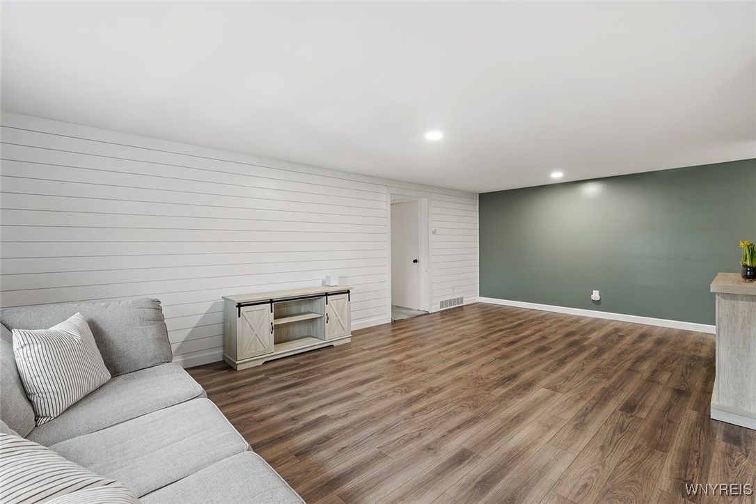 65 Guilford Lane 5