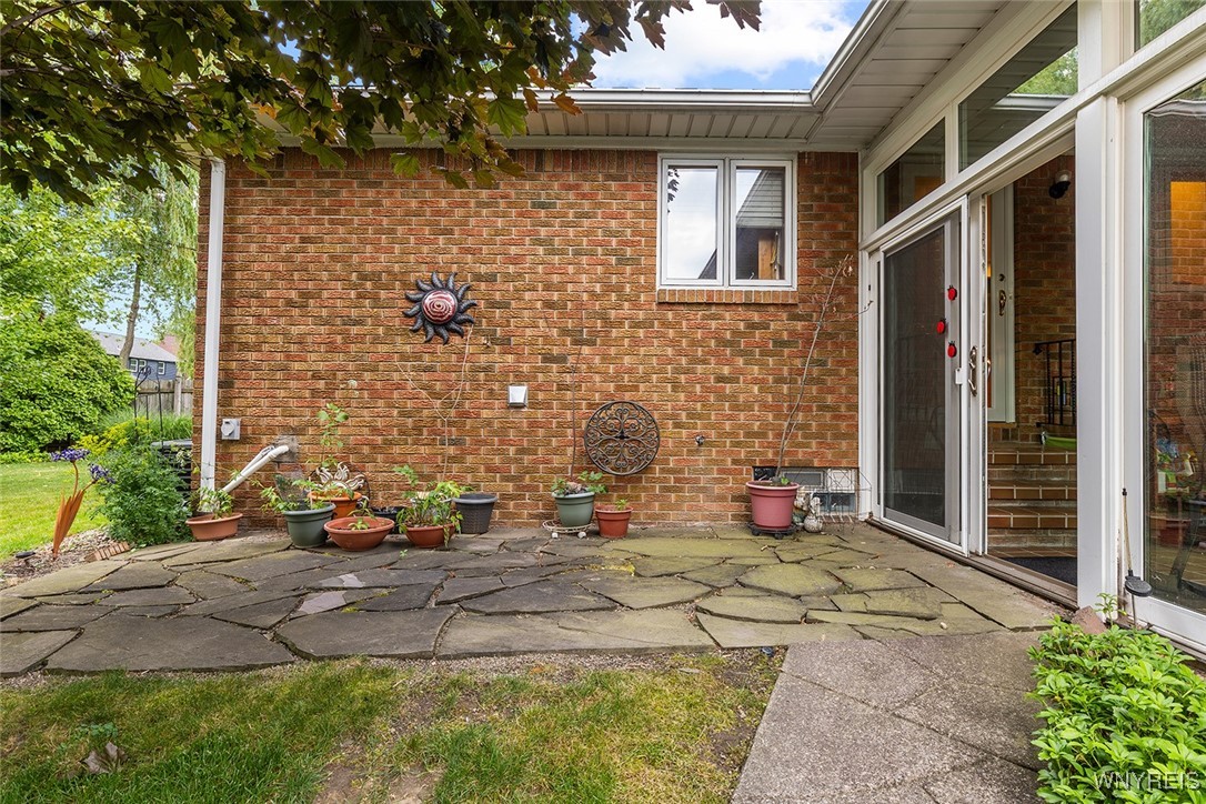 152 Bentham Parkway East