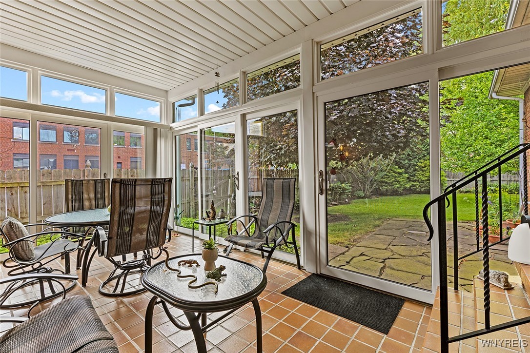 152 Bentham Parkway East