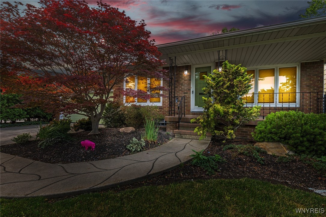 152 Bentham Parkway East