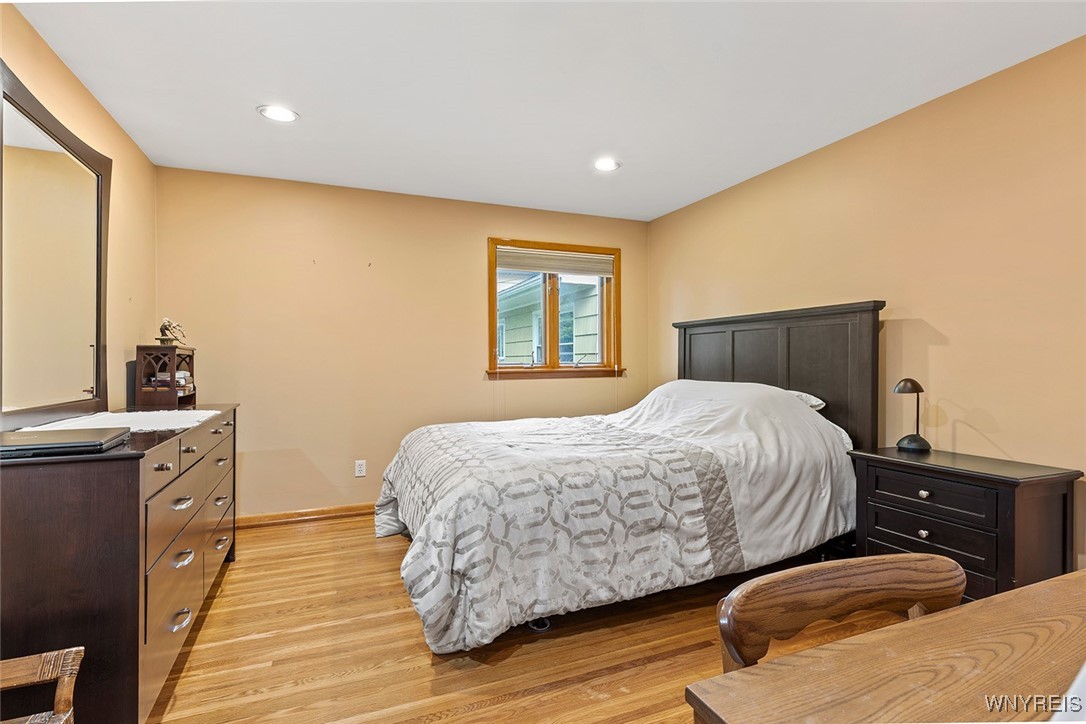 152 Bentham Parkway East