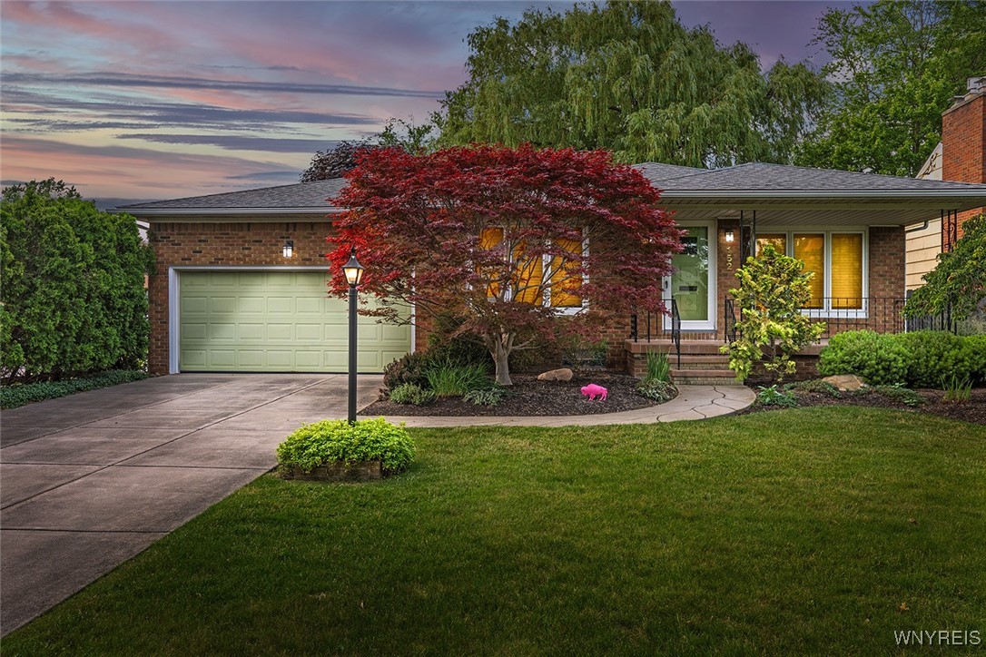 152 Bentham Parkway East