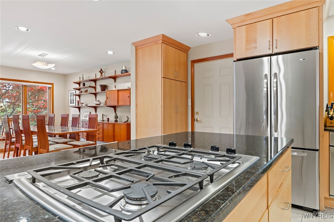 152 Bentham Parkway East