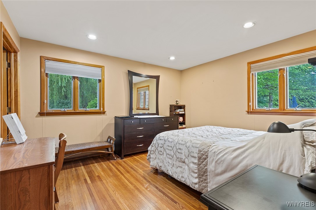 152 Bentham Parkway East