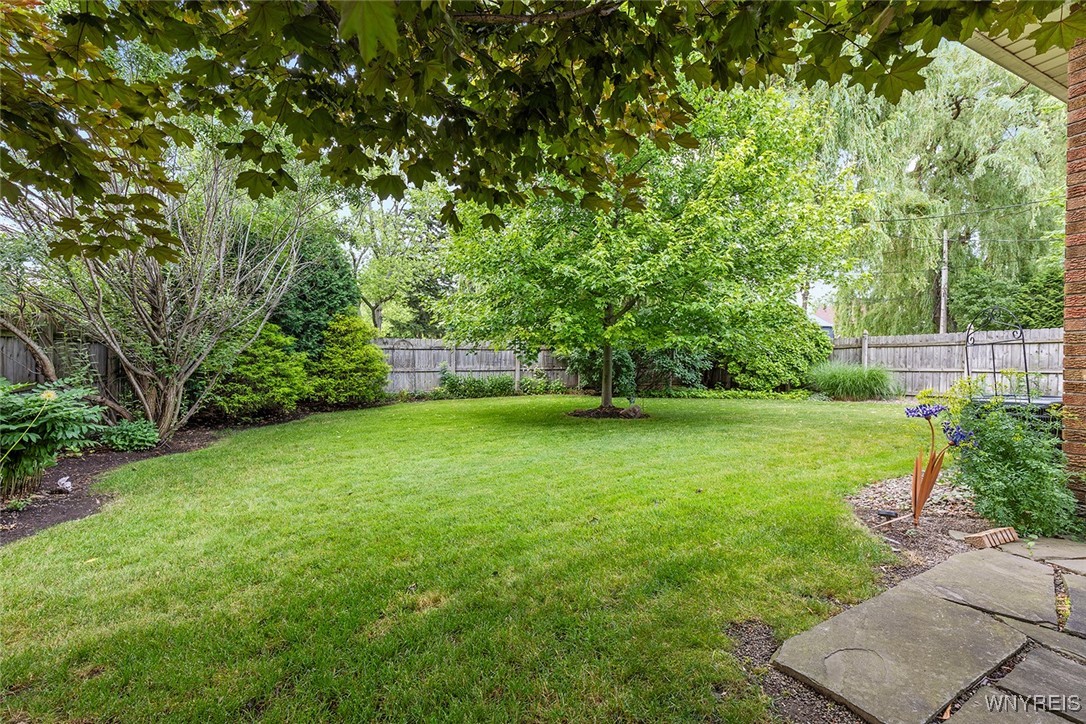 152 Bentham Parkway East