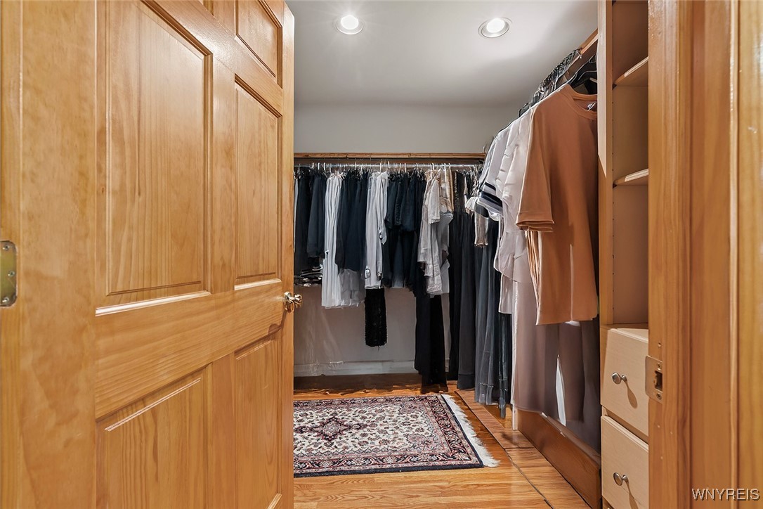 152 Bentham Parkway East