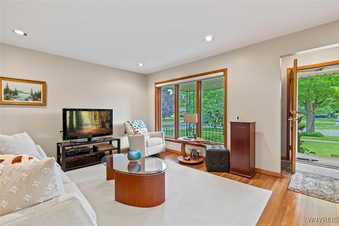 152 Bentham Parkway East