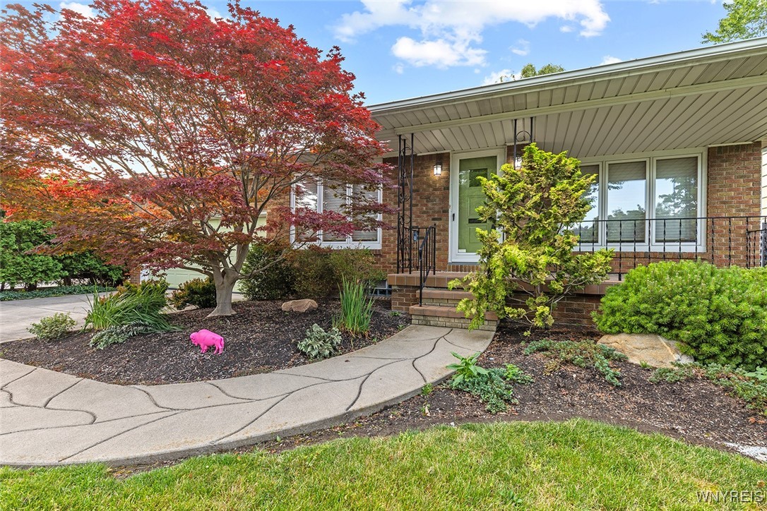 152 Bentham Parkway East