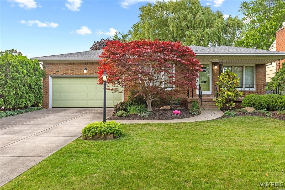 152 Bentham Parkway East