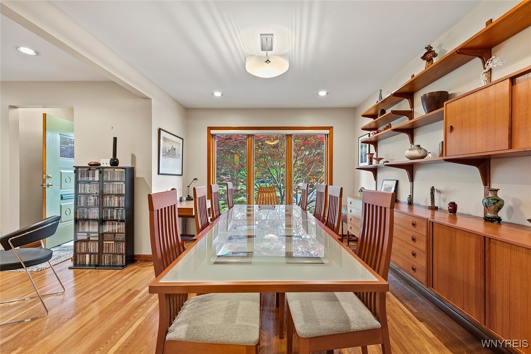 152 Bentham Parkway East