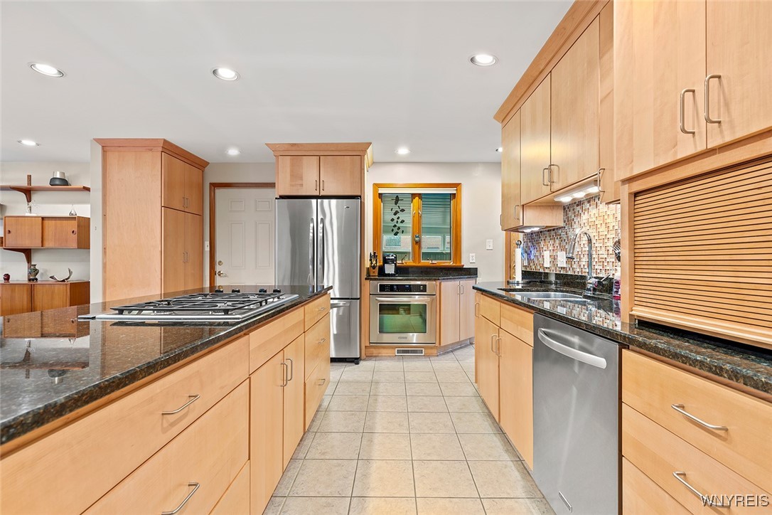 152 Bentham Parkway East