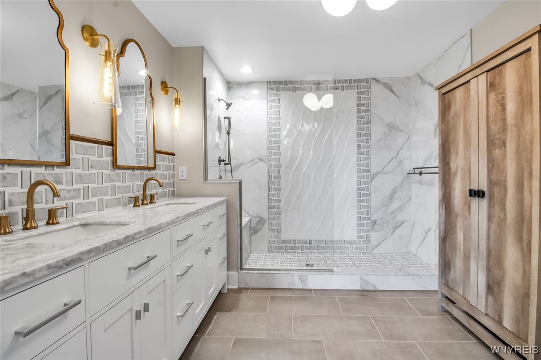 210 Ellicott Street 506