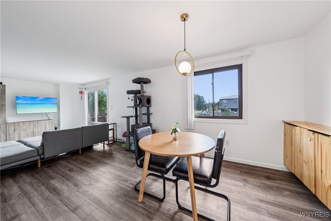 120 Charter Oaks Drive 4