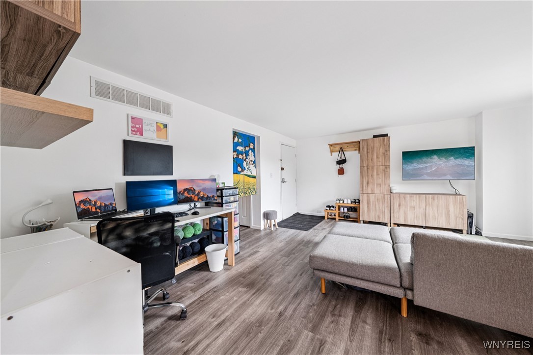 120 Charter Oaks Drive 4