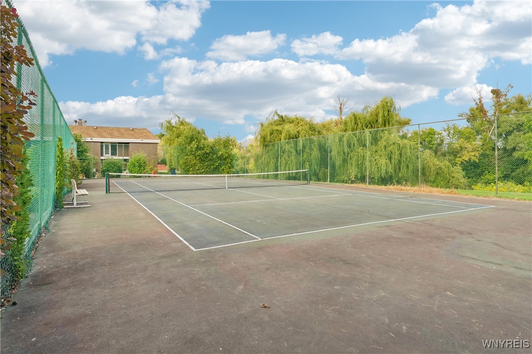 120 Charter Oaks Drive 4