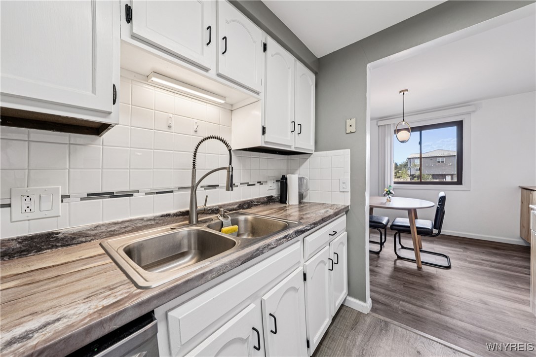 120 Charter Oaks Drive 4