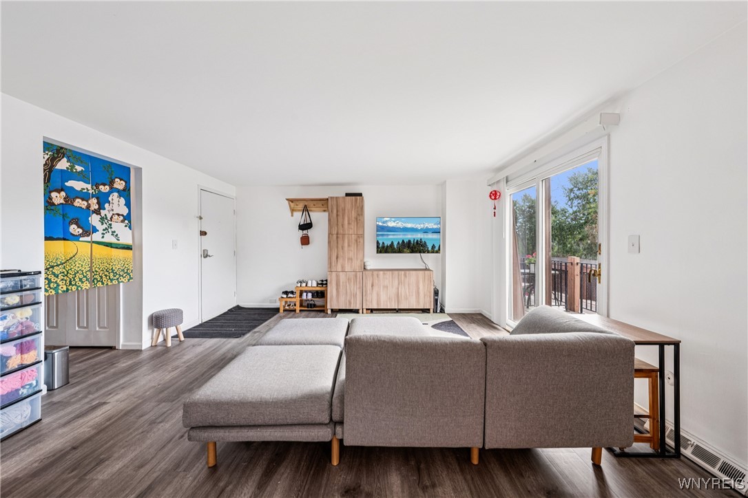 120 Charter Oaks Drive 4