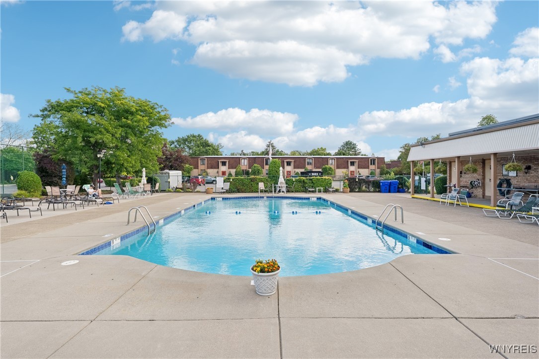 120 Charter Oaks Drive 4