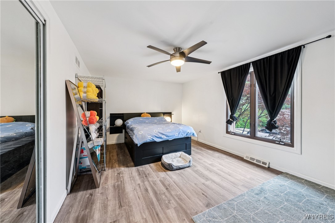 120 Charter Oaks Drive 4