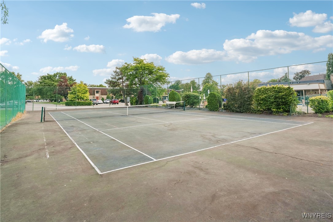 120 Charter Oaks Drive 4