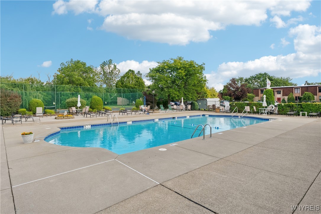 120 Charter Oaks Drive 4