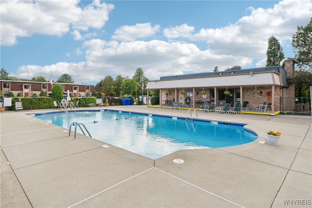 120 Charter Oaks Drive 4