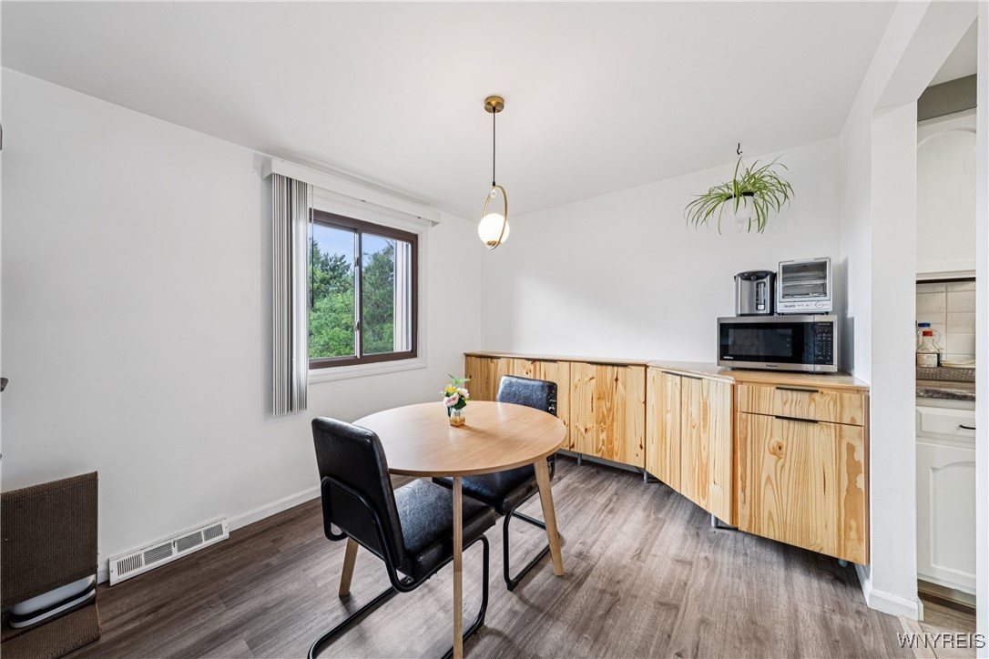 120 Charter Oaks Drive 4