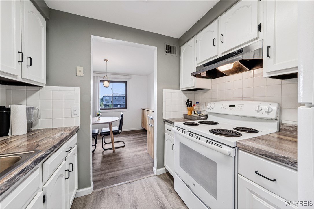 120 Charter Oaks Drive 4