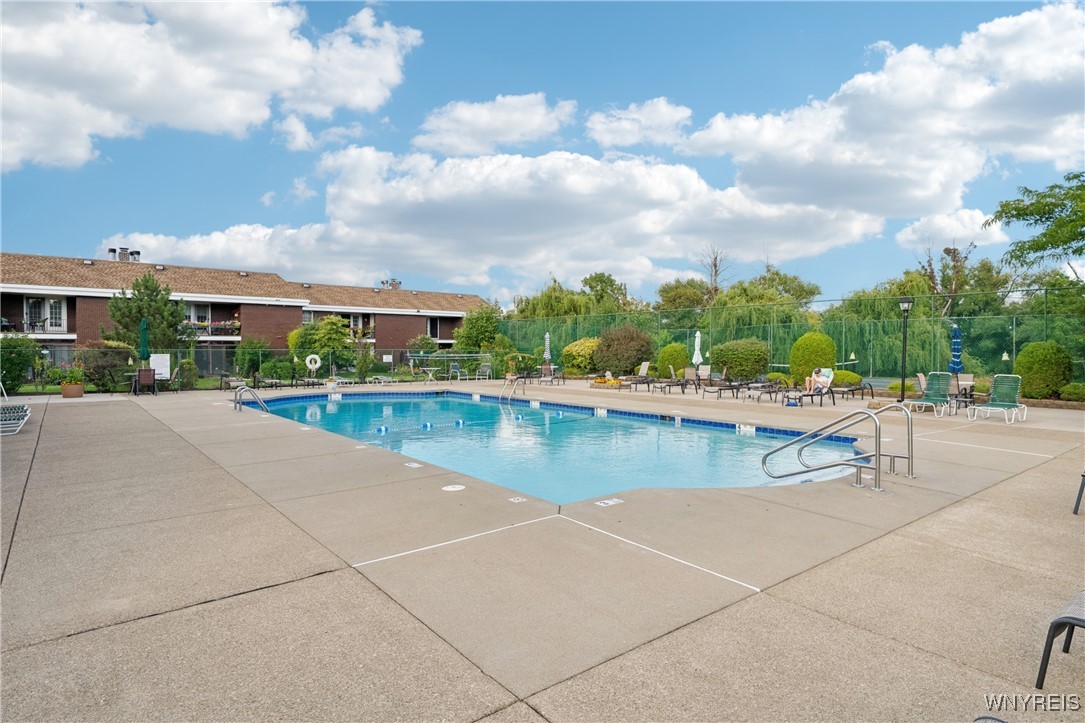 120 Charter Oaks Drive 4