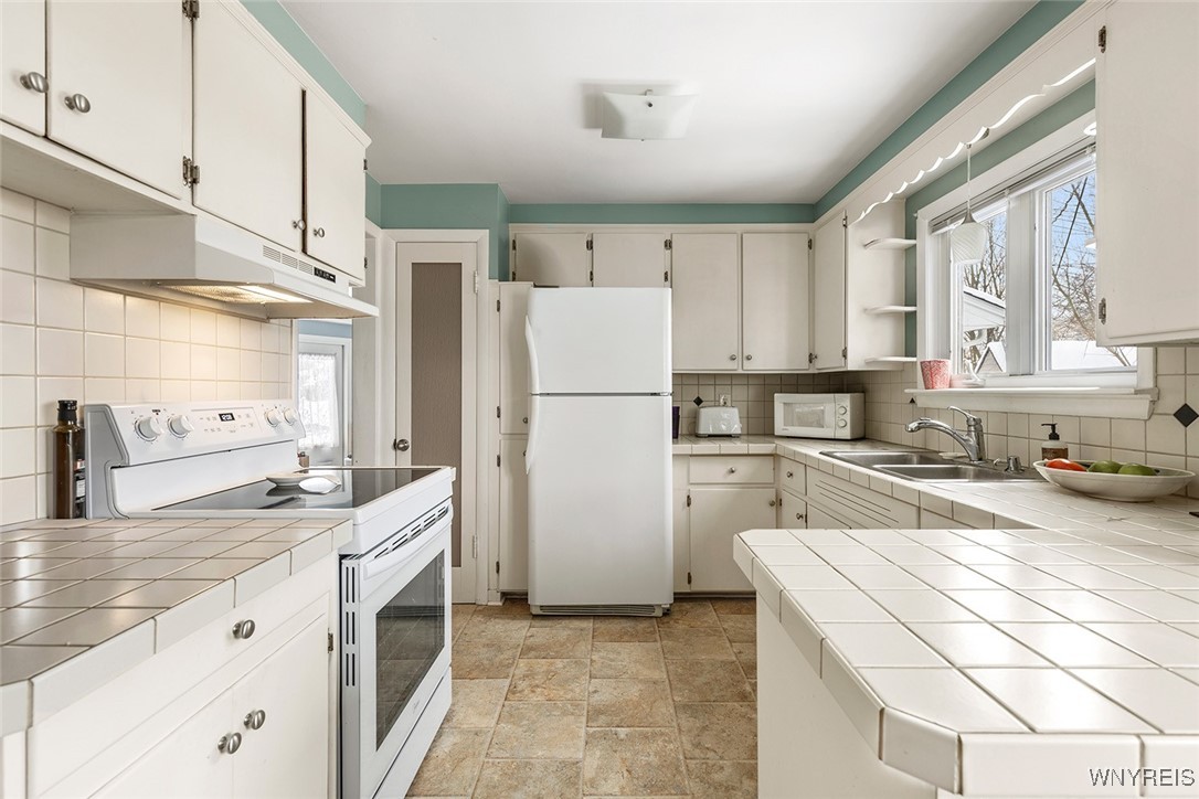 1600 Red Jacket Road