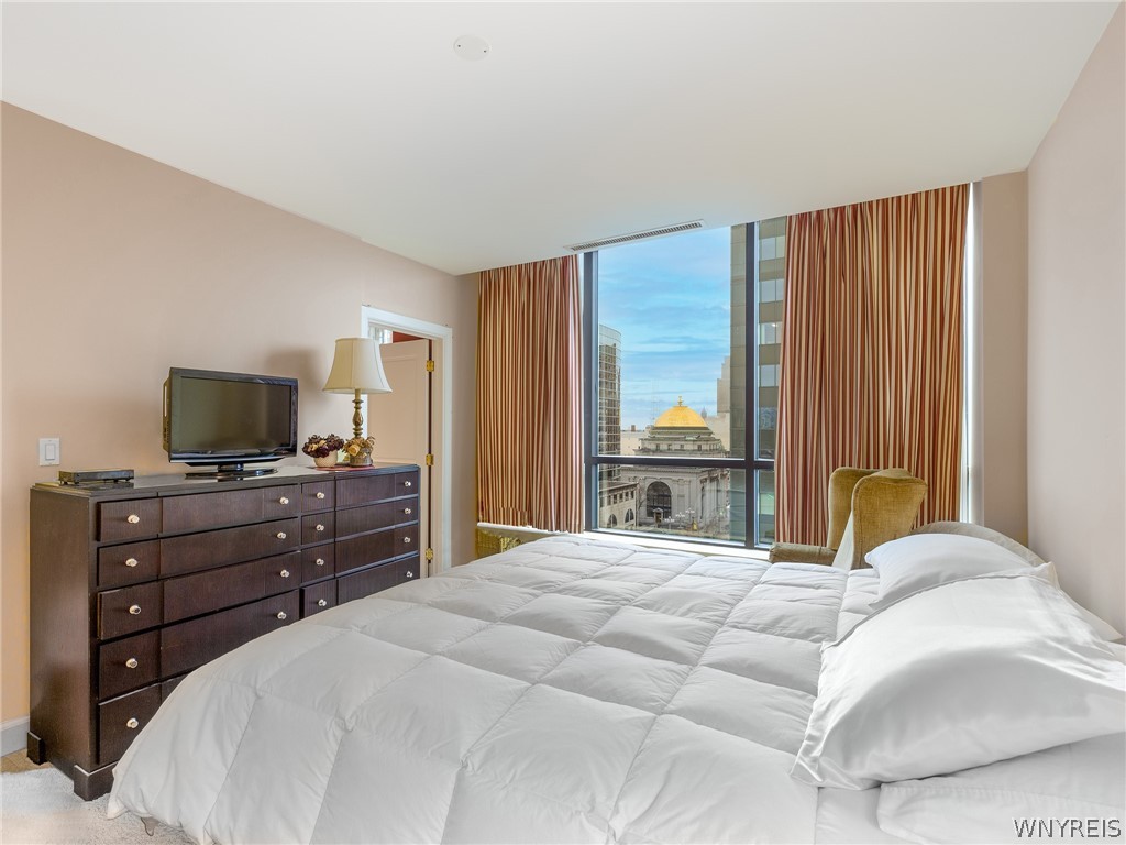 610 Main Street 905