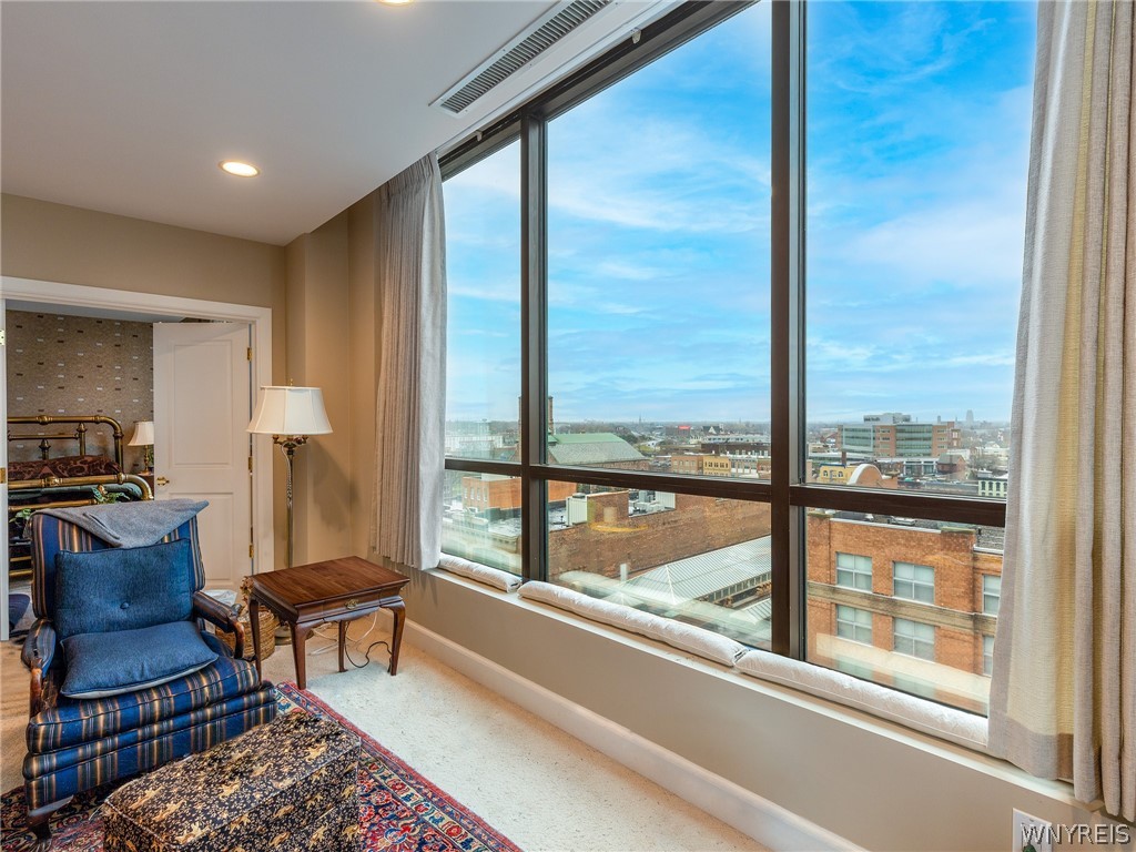610 Main Street 905