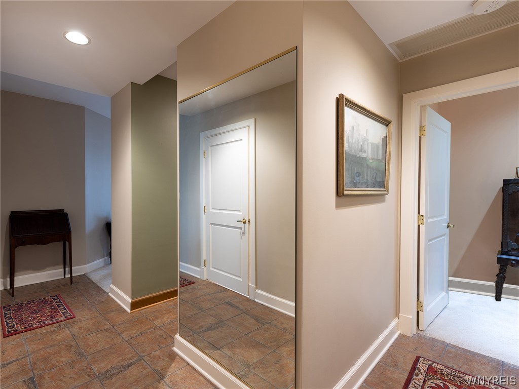 610 Main Street 905