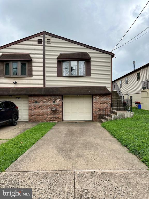 740 Princeton Ave