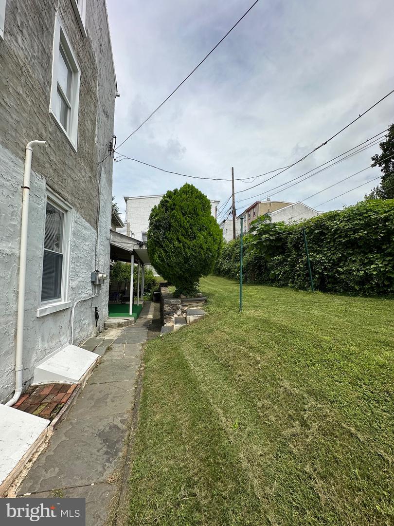 244 Hermitage St