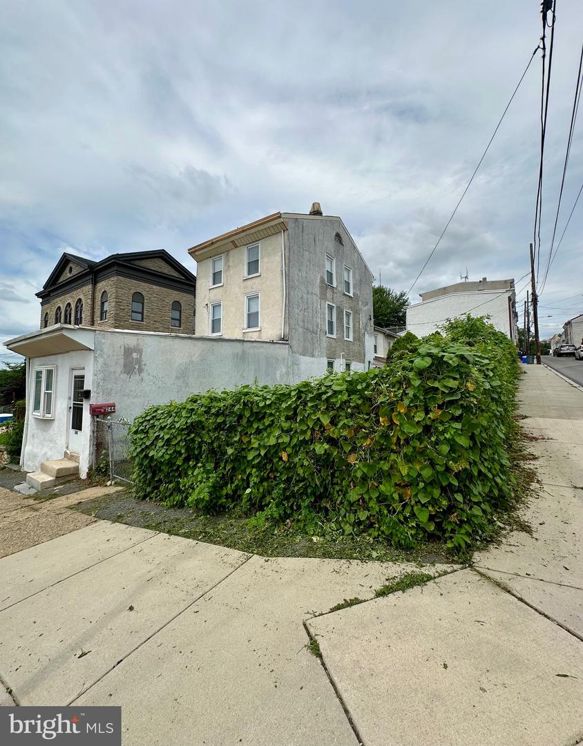244 Hermitage St