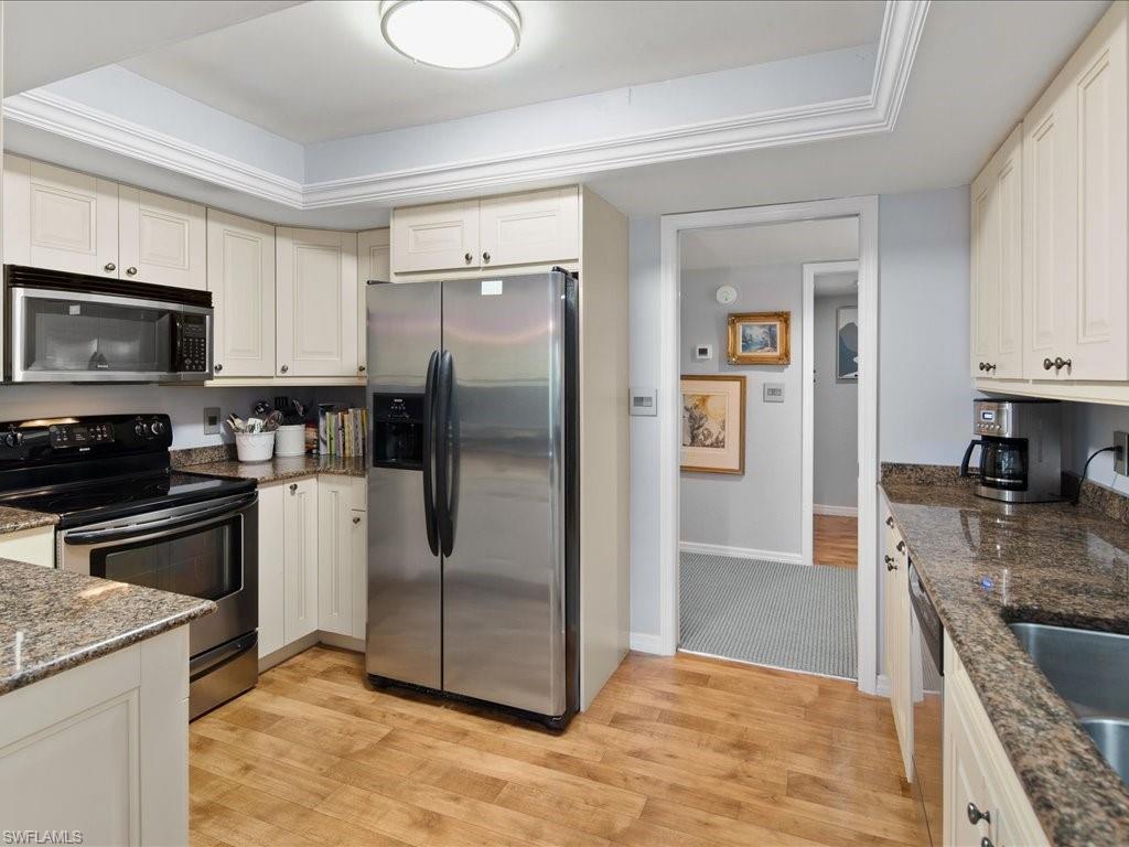 100 Wyndemere WAY # 305 Unit: A-305