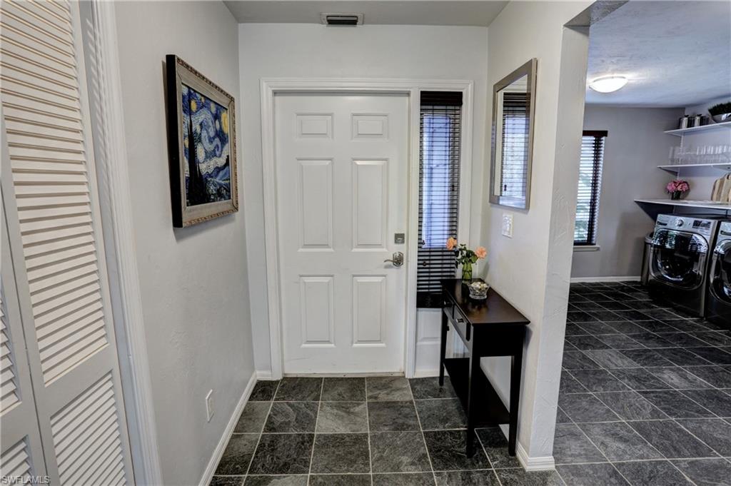 607 Courtside DR # 202 Unit: F-202