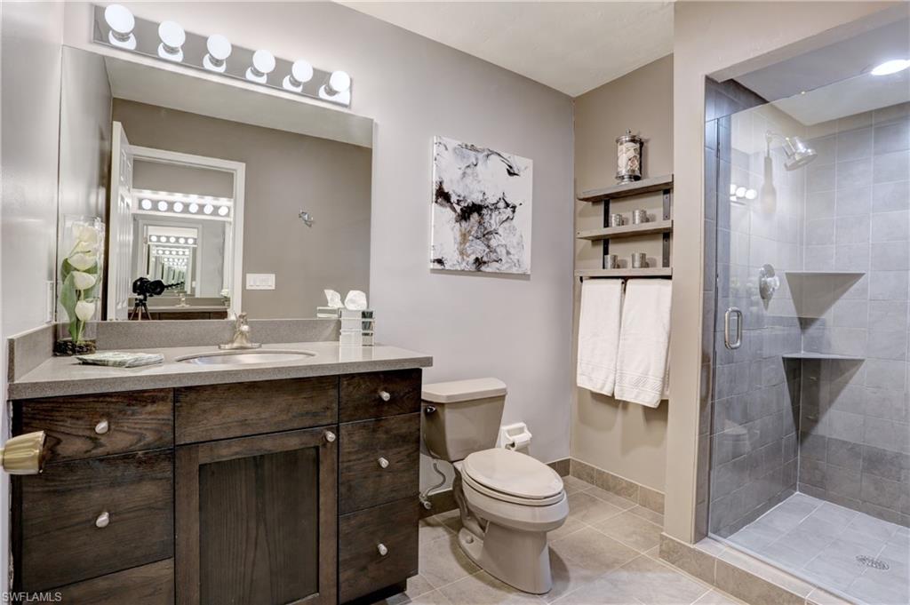 607 Courtside DR # 202 Unit: F-202