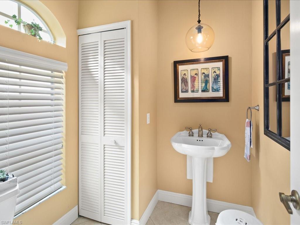 156 Amblewood LN # 704 Unit: 7-704