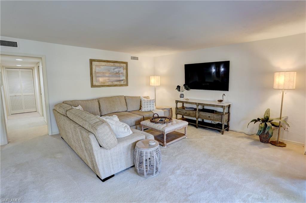 200 Wyndemere WAY # B302