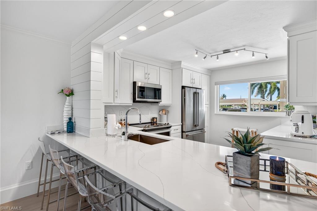 309 Goodlette-Frank RD S A204