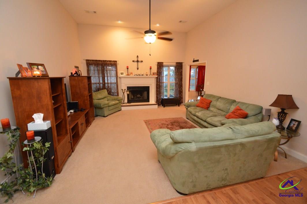 217 Hummingbird Lane